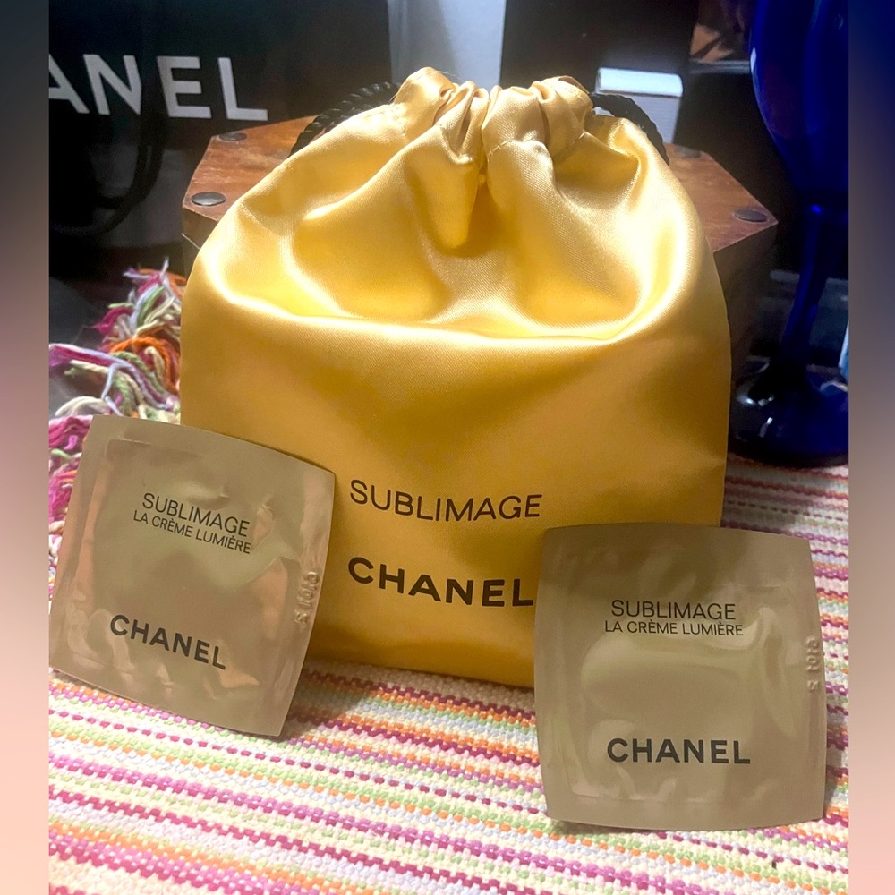 CHANEL SUBLIMAGE Pouch + Le Crème samples NWOT